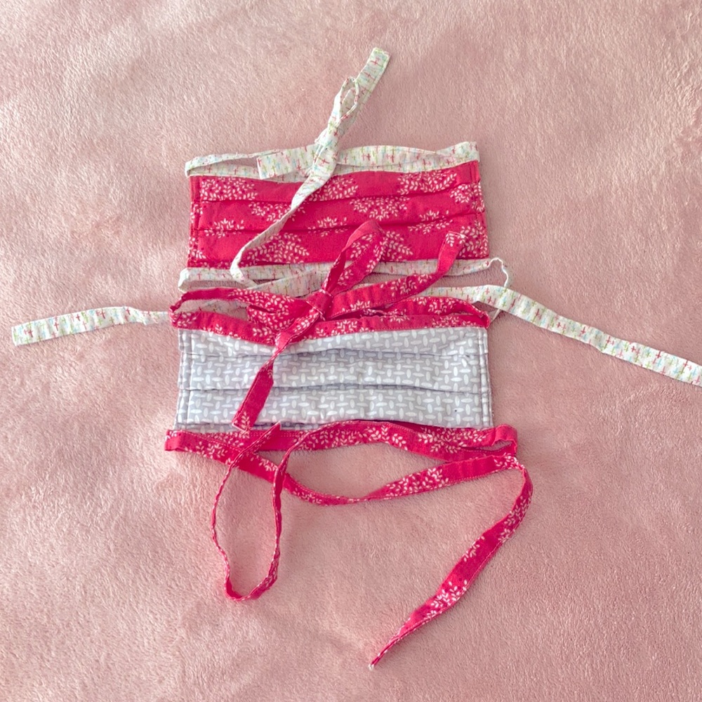 Set of 2 Handmade ✋ Face 😷 Masks with Extra Layer of Lining in the Interior